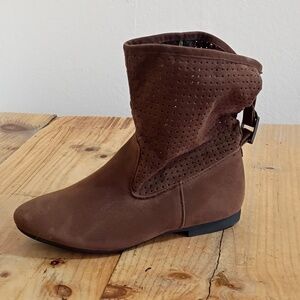 Groove Brown Faux Suede Flat Slouchy Ankle Boots Size 6